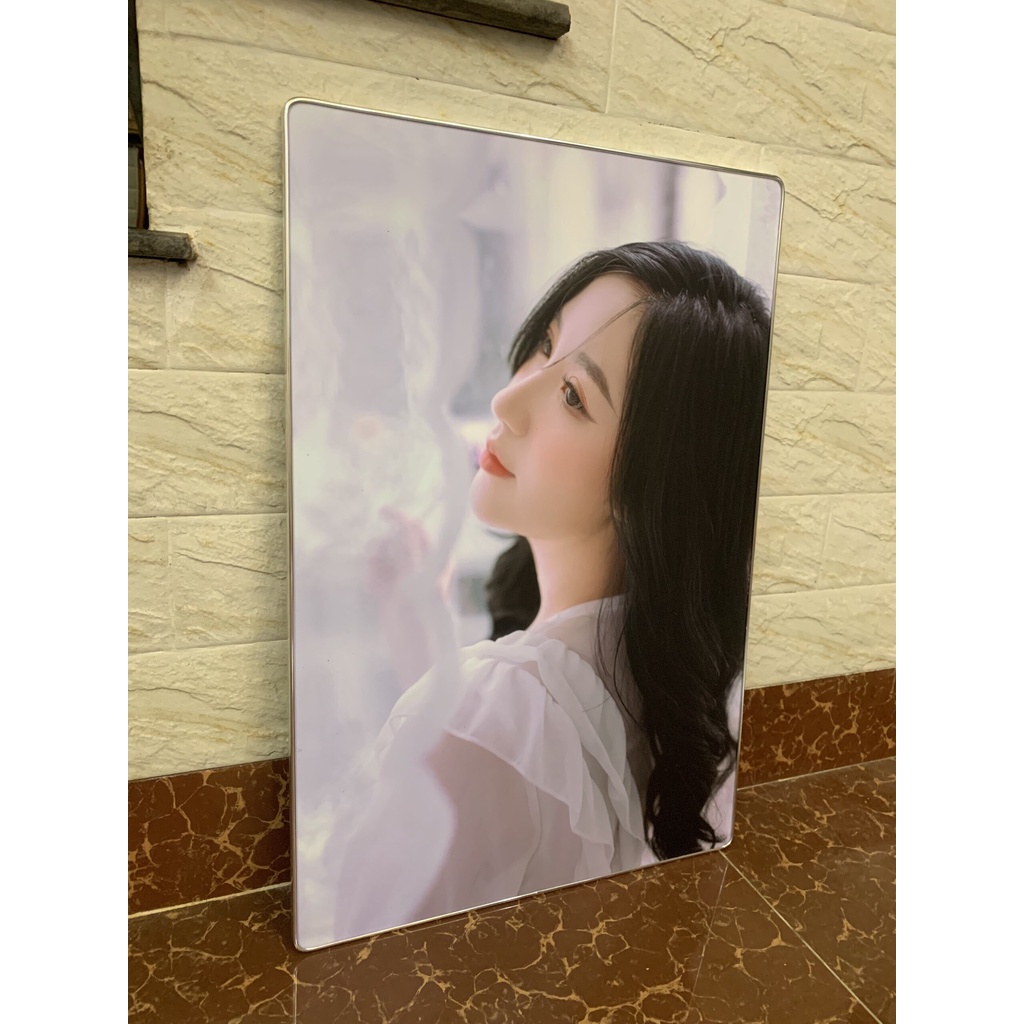 Tranh Lụa Min Cao Cấp Cô gái Phong Cách Trang Trí Tiệm Nail/ Salon/ Spa/ Quán Quần Áo Cao Cấp Kèm Đinh