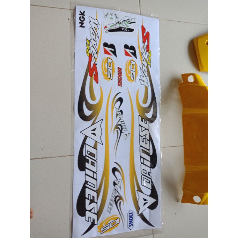 Dàn áo Wave 110 lô loại 1 màu vàng chanh tặng kèm pha đèn xi nhanh đèn lái tem và ốc áo