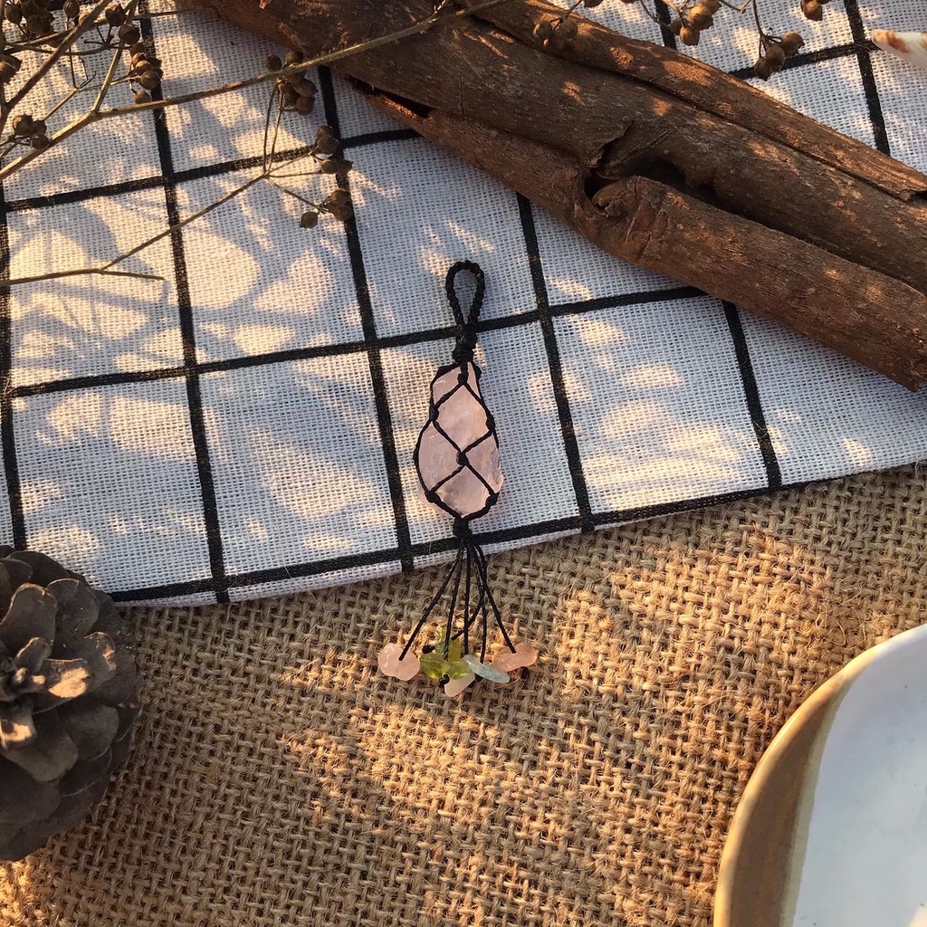 Móc khoá thủ công handmade đan macrame kết hợp nhiều loại đá phong thuỷ