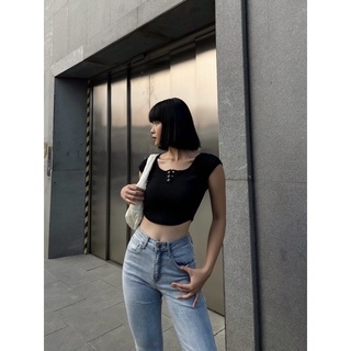 Mistaker | áo croptop thun ôm tay ngắn màu đen