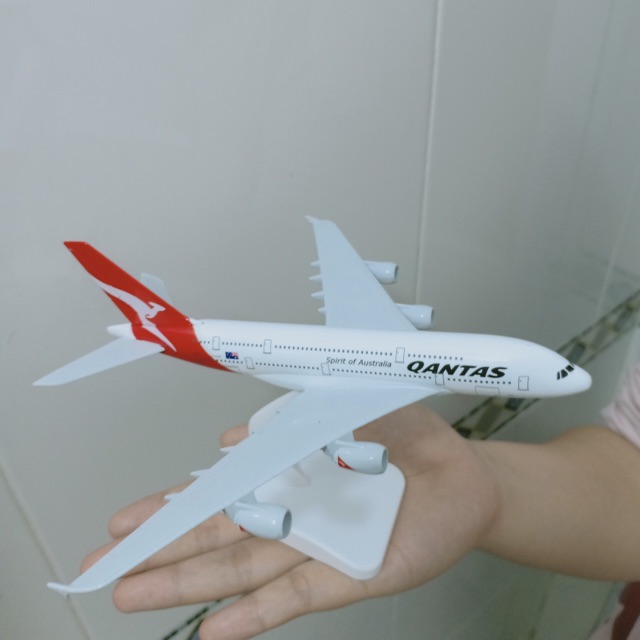 ⚡️ Mô hình máy bay 20cm kim loại hãng QANTAS AIRLINE + Đế chưng bày đẹp