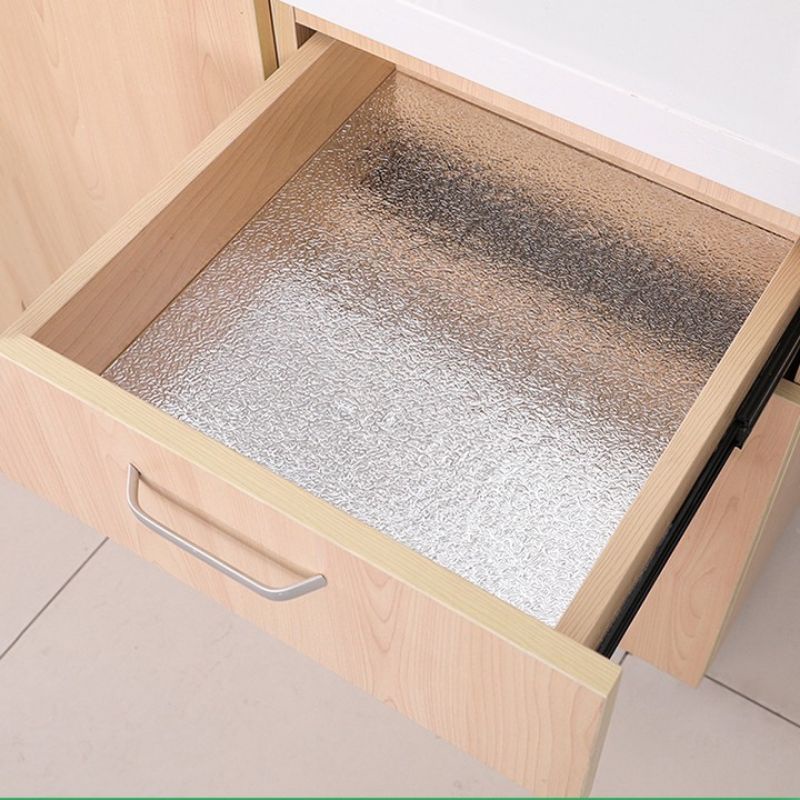 Giấy bạc dán bếp cách nhiệt, miếng decal dán tường nhà bếp chống thấm bền đẹp