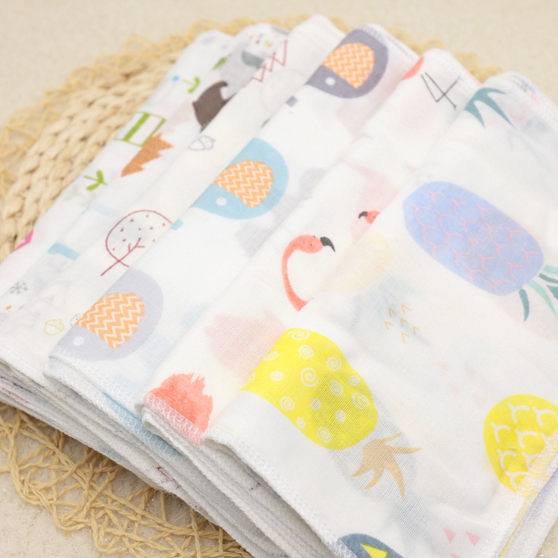 Khăn ăn cotton hình tam giác in họa tiết dễ thương cho bé