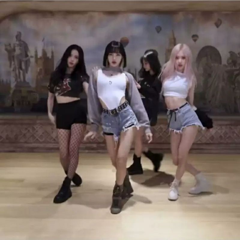 Set áo len xám, croptop và short jeans giống Lisa, Rosé và Jisoo BLACKPINK