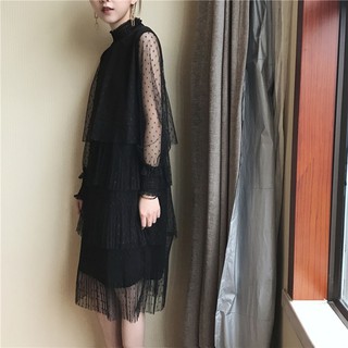 Váy ren tầng quý tộc