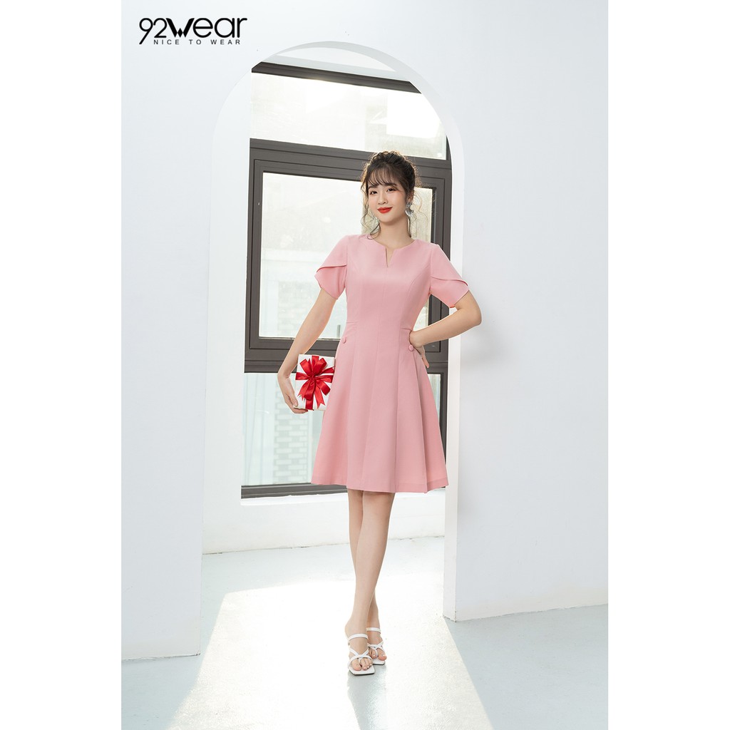 Đầm công sở dáng xòe cổ xẻ chữ V DEW0729 92WEAR | BigBuy360 - bigbuy360.vn