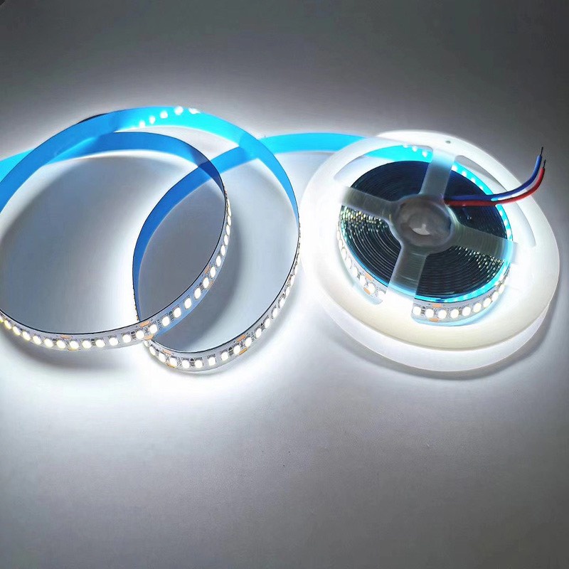 Cuộn led dây dán hiệu ứng nháy đuổi 10m 24V 120 led/m Led dán siêu sáng giá rẻ loại tốt trang trí tủ bếp, kệ trưng bày