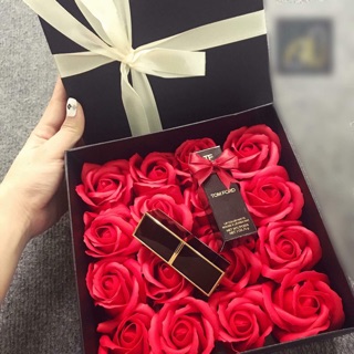 Hộp quà đựng son hoa sáp