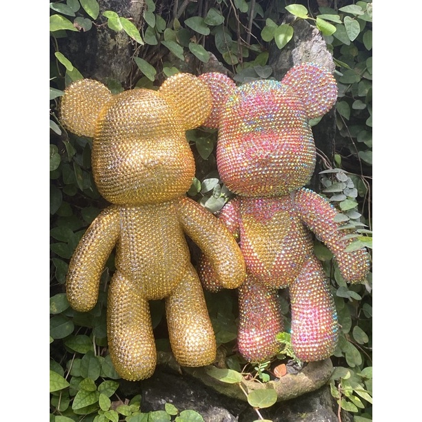 Gấu Bearbrick đã đính đá thủ công size 23cm