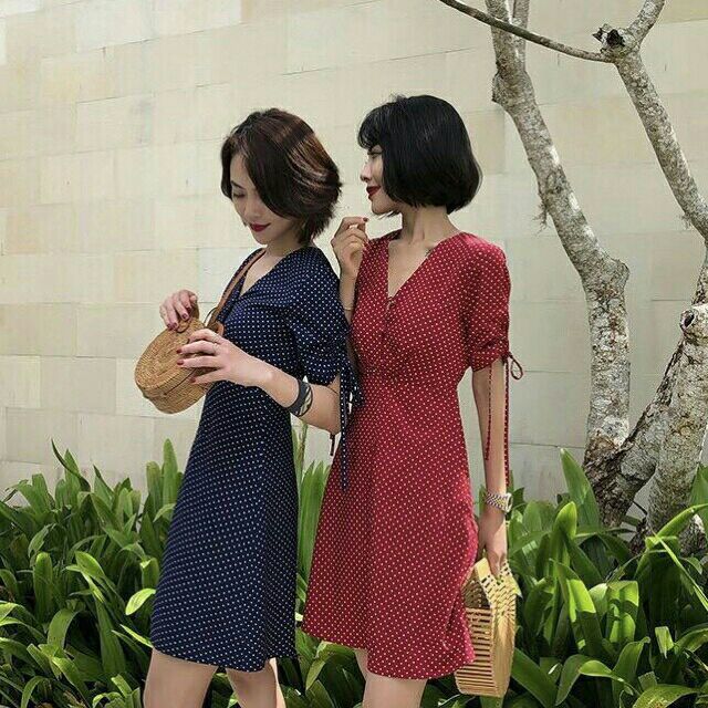 Đầm bi đỏ  xòe