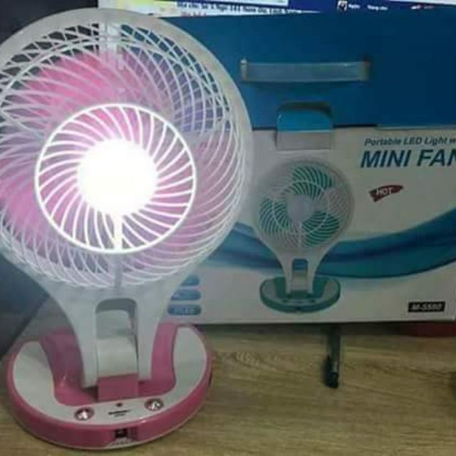Quạt tích điện minifan kiểu dáng mini. Nhỏ gọn đc tích điện bằng 1.cục pin trong thân quạt. Có đèn lash dùng đc 4 tie