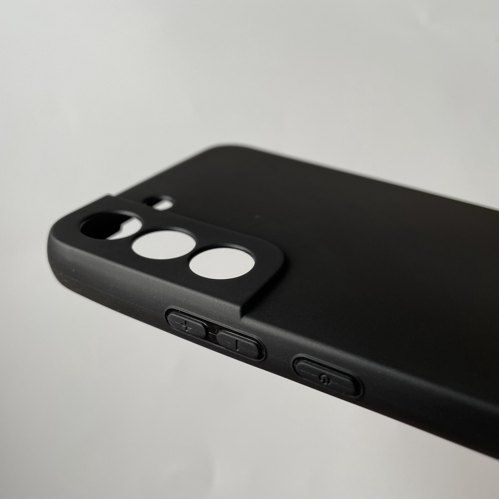 Ốp lưng silicon đen nhám cho Samsung Galaxy S22 Plus không bám vân tay, khoét riêng từng mắt camera.