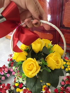 Hoa sáp cắm giỏ