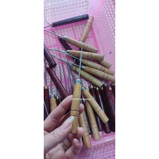 Dùi vải cán gỗ