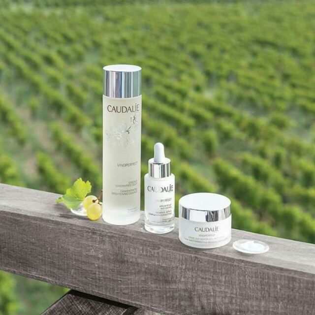 SET CAUDALIE SÁNG DA MỜ VẾT THÂM 3 MÓN