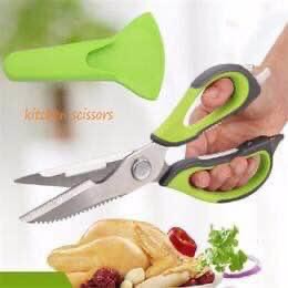 Kéo cắt gà đa năng, thiết kế chuyên dụng với phần lưỡi kéo sắc bén , trên thân lưỡi có đường răng cưa bám chặt thức ăn