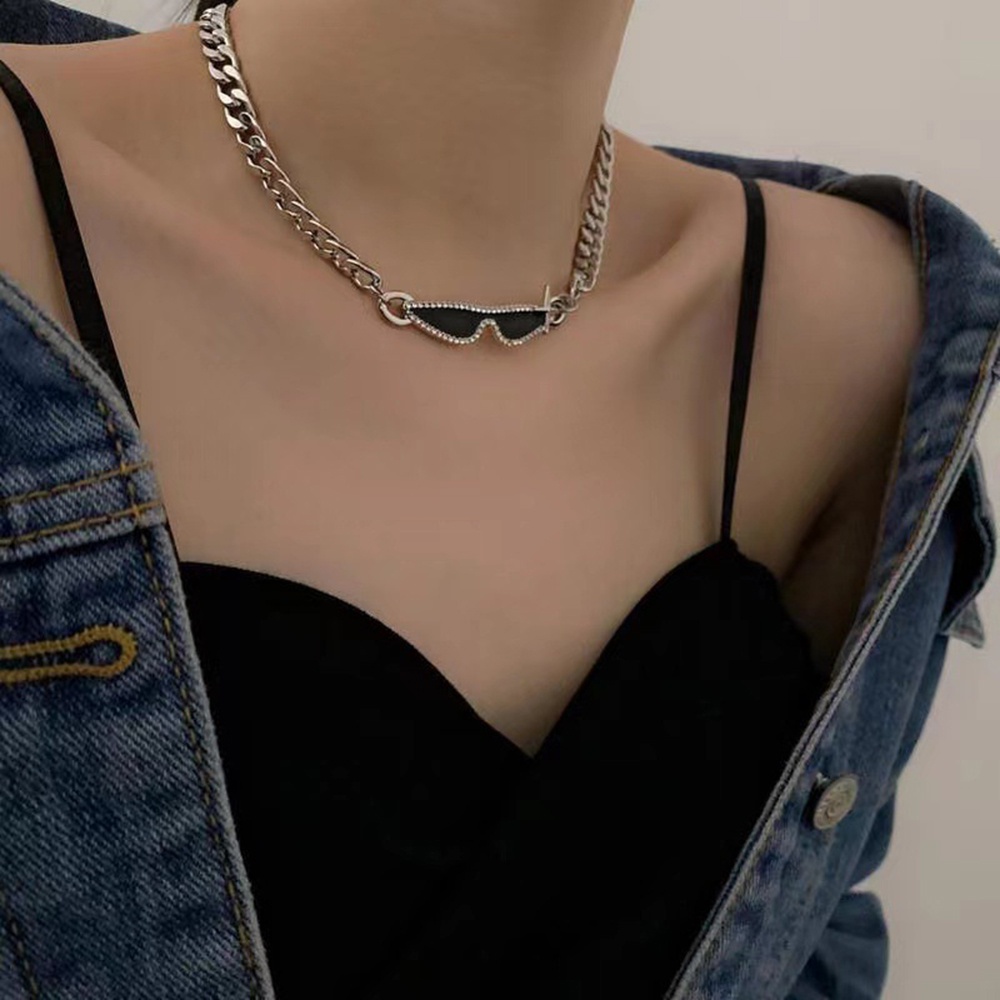 Vòng cổ Hình Mắt Kính Màu Đen Bằng Thép Phong Cách Punk Hàn Quốc Thời Trang Cho Nữ