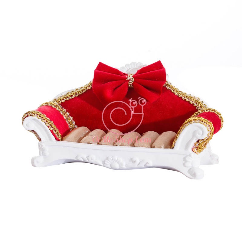 Giá trưng bày trang sức, Kệ trưng bày trang sức búp bê áo cưới thiết kế độc đáo màu đỏ