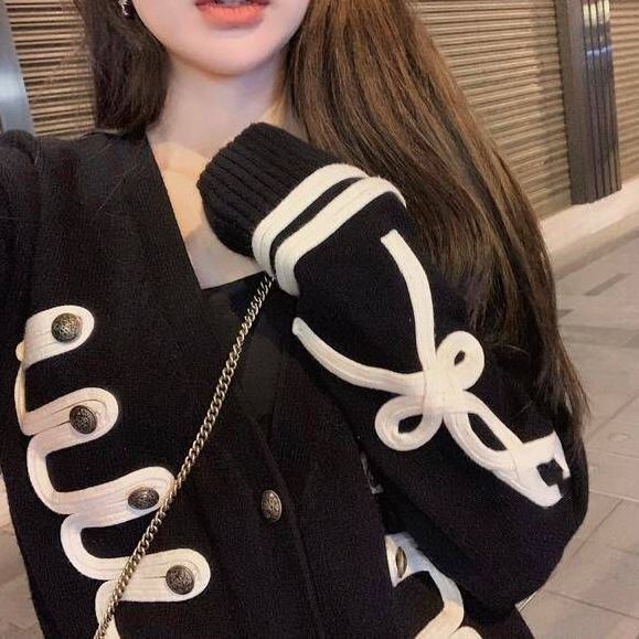 Áo khoác cardigan dệt kim màu đen/trắng phong cách retro thời trang mùa thu 2021 cho nữ