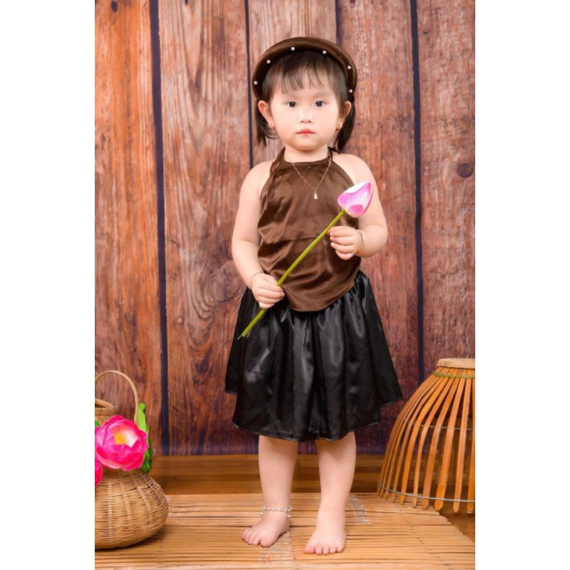 Yếm đào xinh cho bé