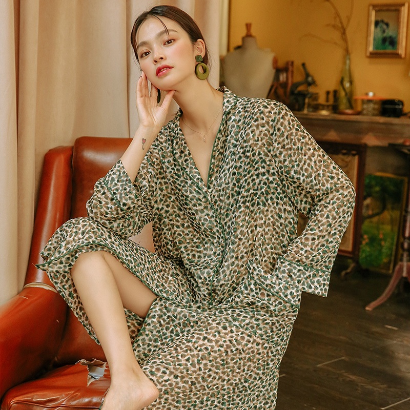 Áo Choàng Lụa Voan Họa Tiết Leopard Dệt Nổi/ RO009