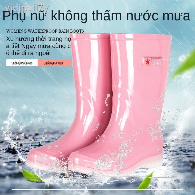 2021 giày nước mới của phụ nữ đi mưa ống giữa khử mùi cao su chống trượt ủng ngắn dành cho người lớn