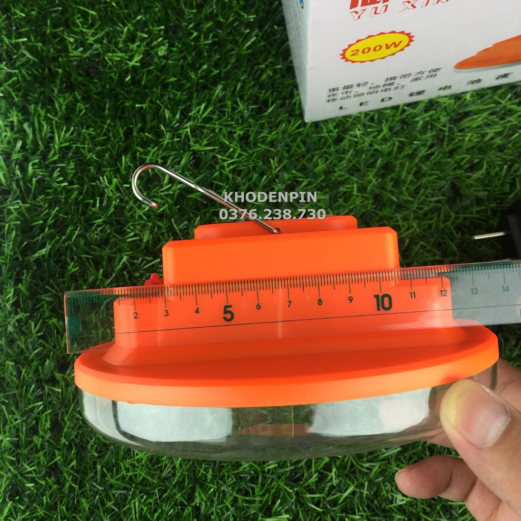 Bóng đèn tích điện 6h-8h loại 200w – 250w sạc tích điện LED có móc treo , bóng tỏa sáng rộng