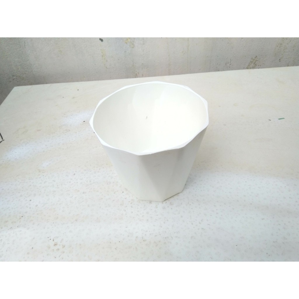 Chậu nhựa kim cương trắng trồng cây kích thước 15x13cm - Hoa Lụa Duy Minh