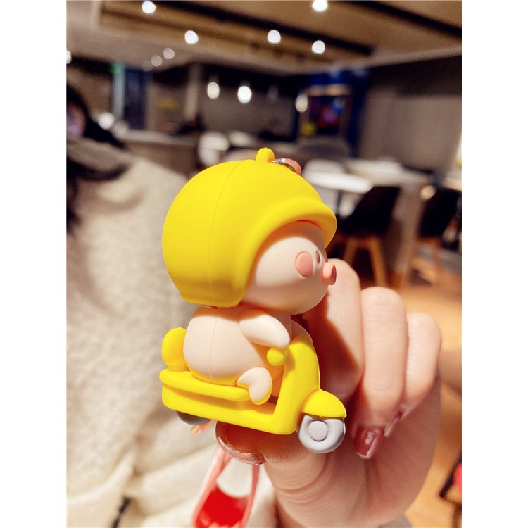 Móc Khóa Heo Hồng Lái Xe Vespa Quà Tặng