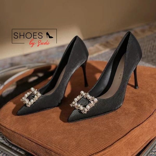 Giày cao gót 9p bít mũi nhọn có đính đá bản to có 2 màu trắng đen quyến rũ mọi ánh nhìn SUDI SHOES H167-BCF