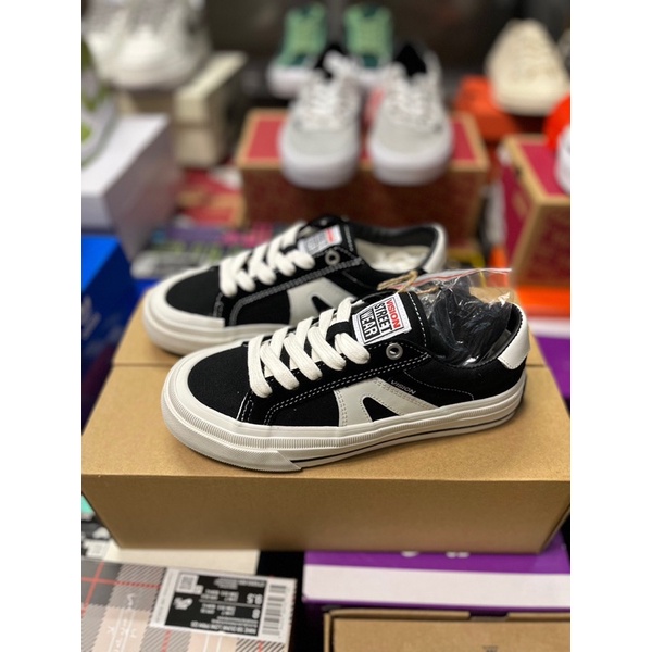 GIÀY VANS VISION OLD CRIRKUS BLACK BASIC LAI AU