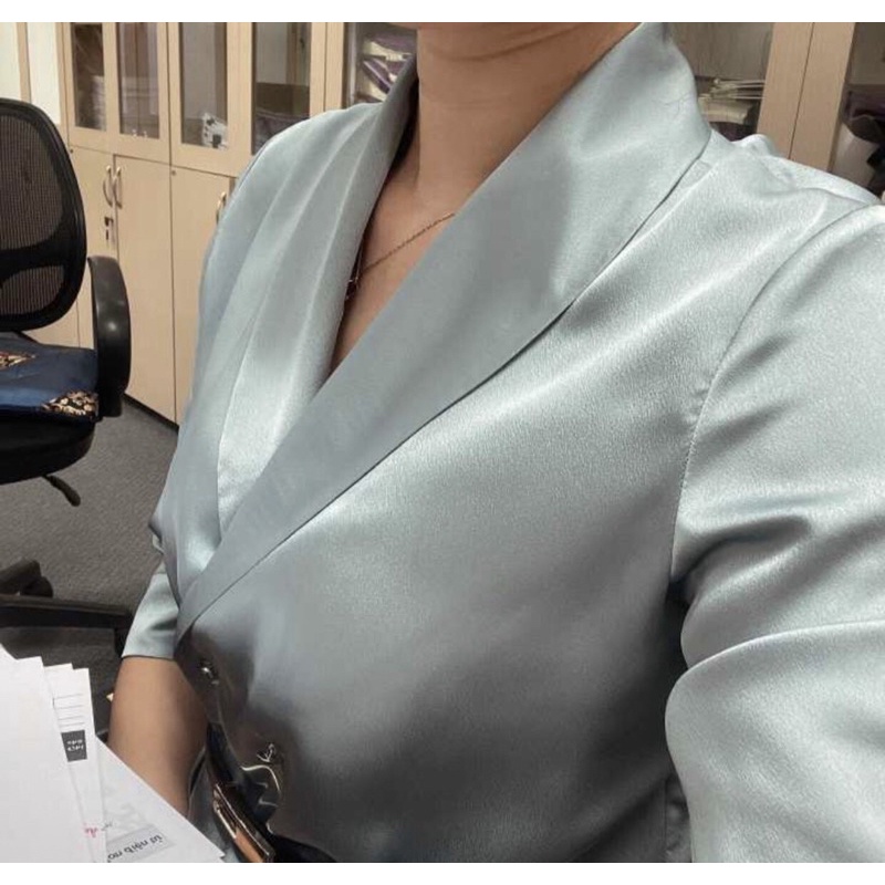 Sixdo newtag áo sơ mi lụa xanh mới nguyên tag M/L