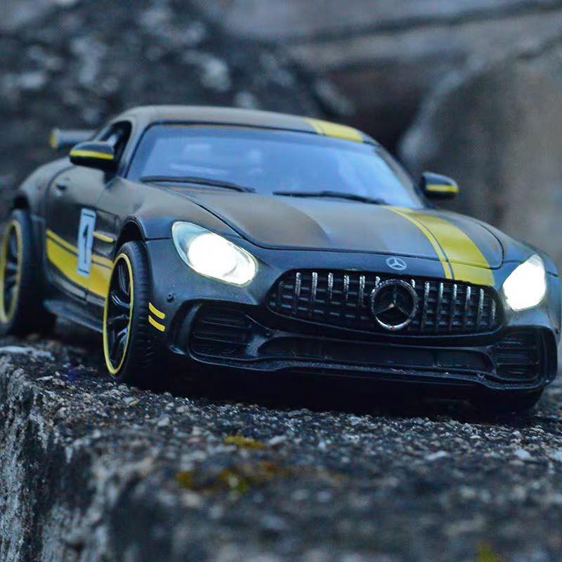 Mô hình xe MERCEDES AMG 1:32 MN