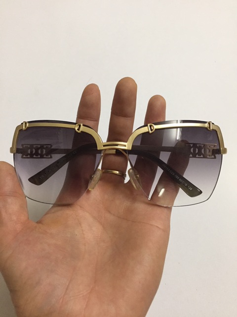 Kính mát hàng thùng nhập khẩu SWAROVSKI xịn của ý