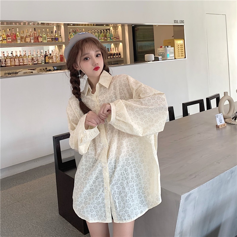 Sơ mi kem họa tiết bông chìm form rộng | 11 HIN