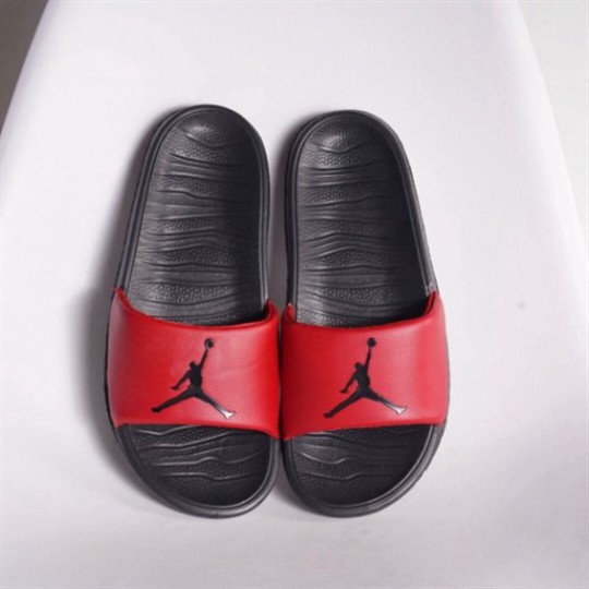 Dép quai ngang nam Jordan, đế dép chống trơn trượt, thích hợp đi làm mỗi ngày, có fullbox