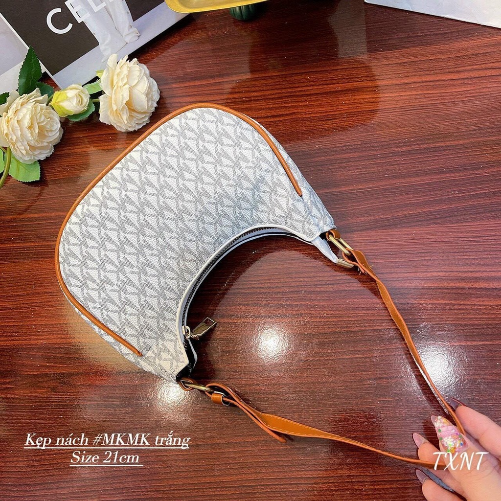 Túi kẹp nách , túi đeo vai họa tiết MK viền nâu siêu đẹp DT 056