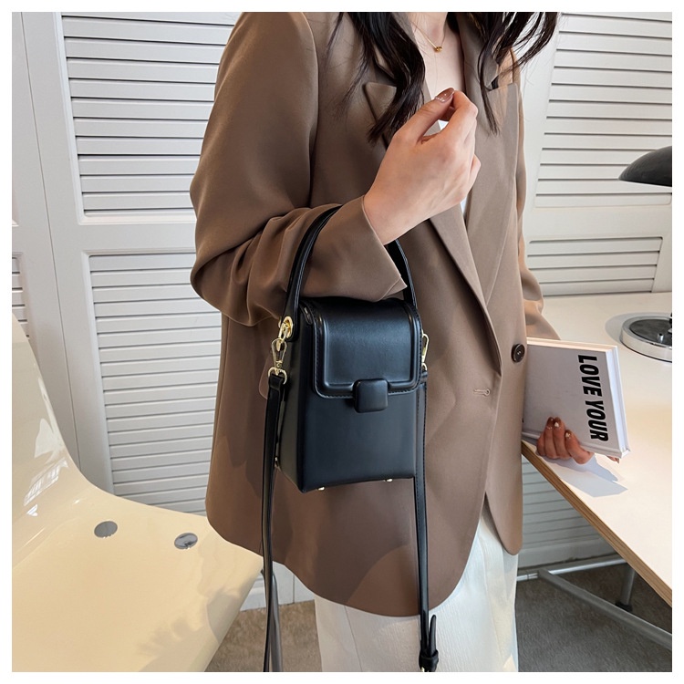 Túi Da JASMIN NOIR PU Đeo Chéo Đính Đinh Tán Thời Trang Cho Nữ