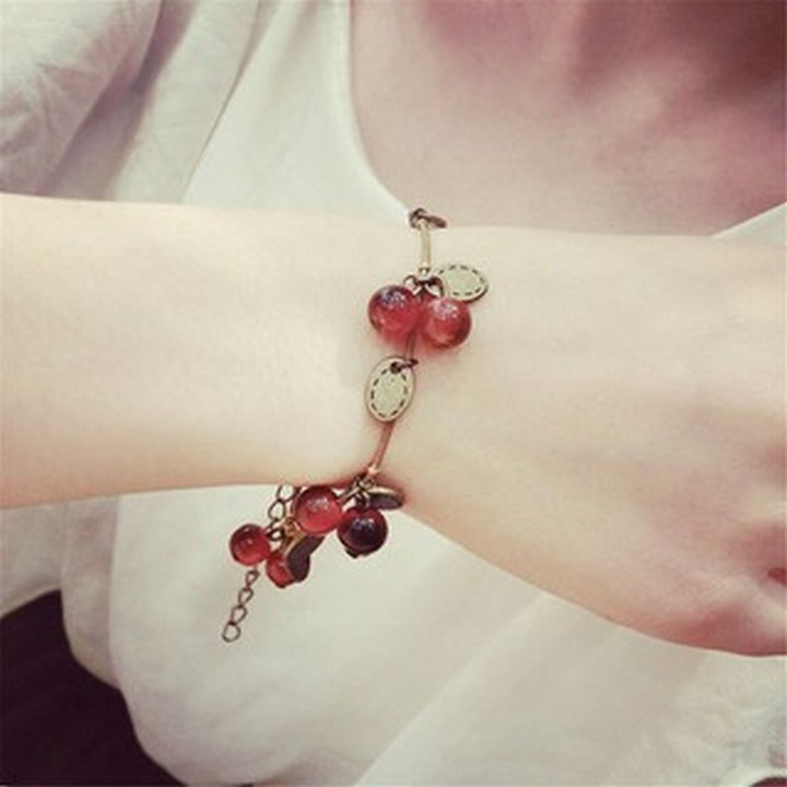 Vòng tay rua quả hạt cherry dễ thương thiết kế đẹp nữ tính