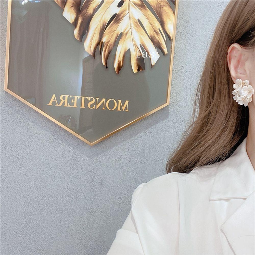 Khuyên Tai Hình Vỏ Sò Bằng Hợp Kim Đơn Giản Phong Cách Hàn Quốc Cho Nữ