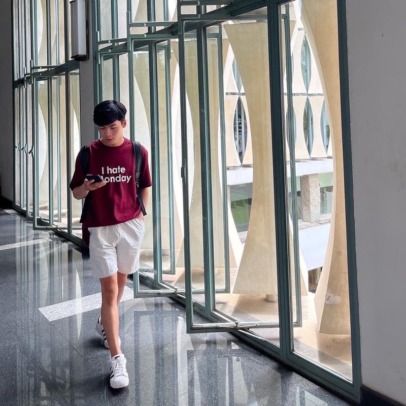 RYAN - Áo thun nam MONDAY đỏ xanh ngắn tay vải cotton cổ bo tròn thương hiệu RYAN form rộng phong cách Hàn Quốc