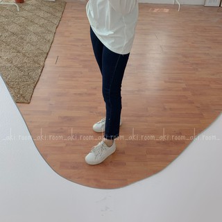 Quần jeans chỉ nổi ống đứng