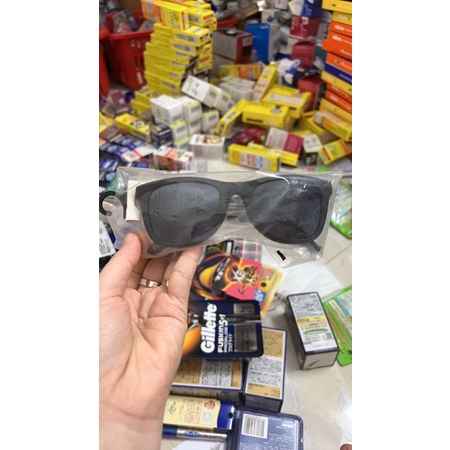 Kính chống tia UV uniqlo chính hãng sale