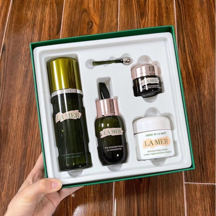 (Hàng Mới Về) Bộ 4 Sản Phẩm Kem Dưỡng Da Mắt 15ml + Kem Dưỡng Da Mặt 60ml + Nước Tinh Chất Dung Tích 150ml + 50ml Hiệu La Mer