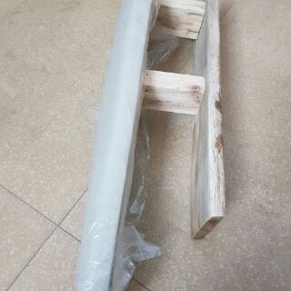 Cầu là đế gỗ