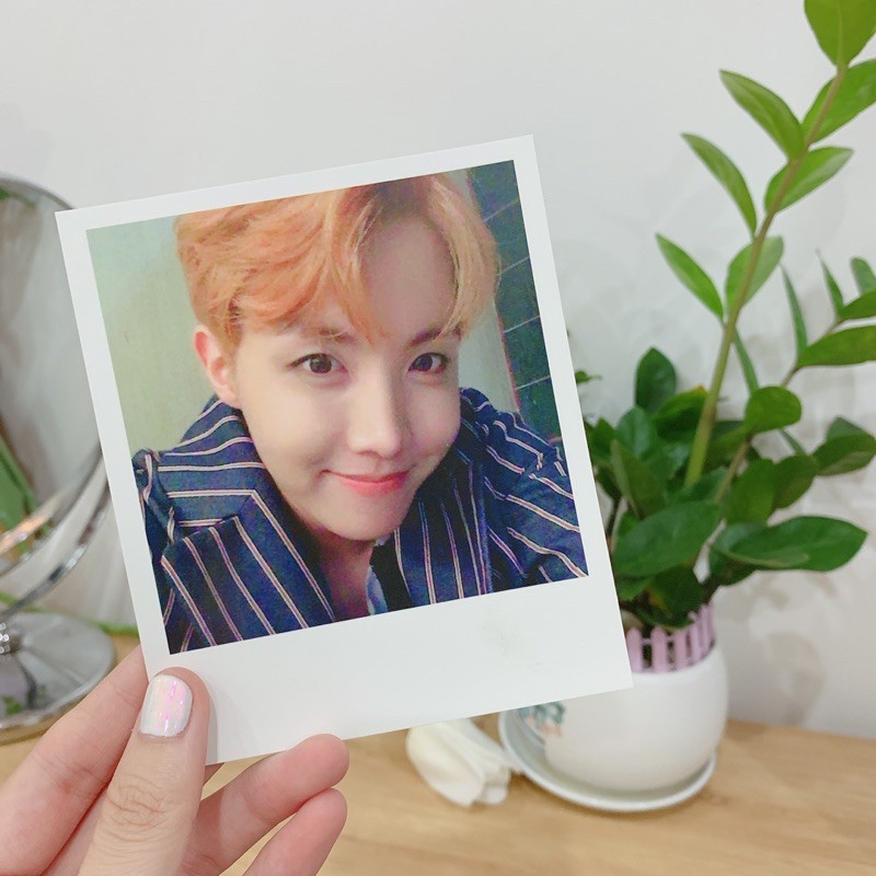 Thẻ Card JHope BTS kèm chữ ký J Hope