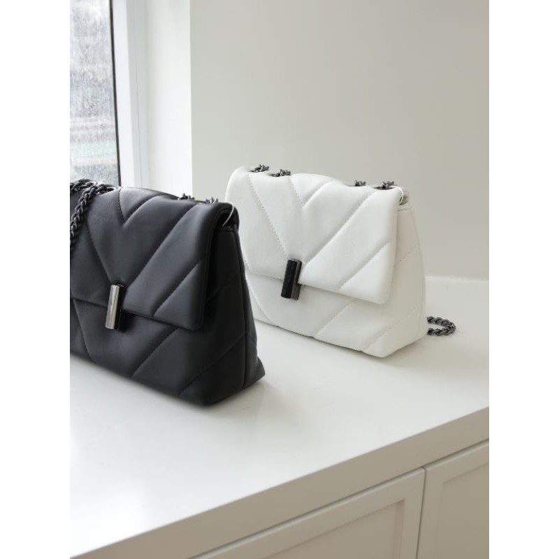 [Mã SKAMLTSM9 giảm 10% đơn 99K] Túi Xách The Rhombus Chain Bag 02