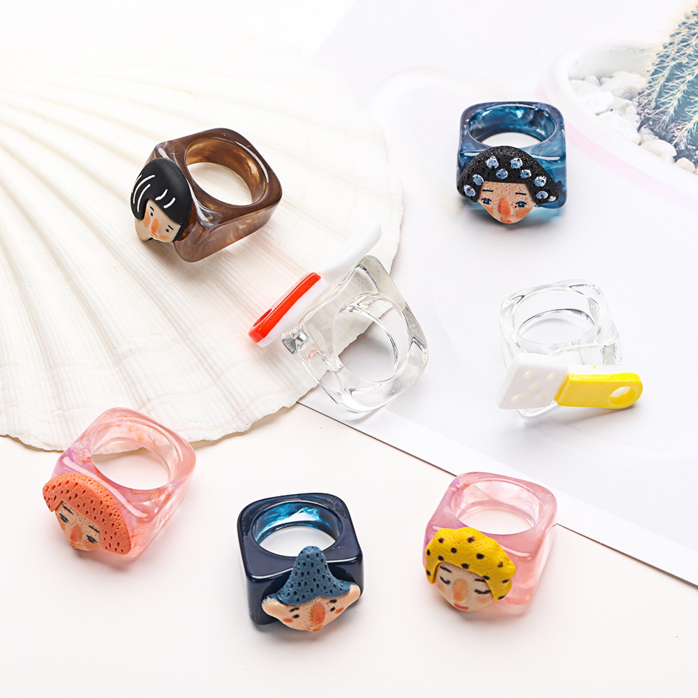Nhẫn nhựa acrylic trong suốt nhiều màu họa tiết chân dung ngộ nghĩnh độc đáo