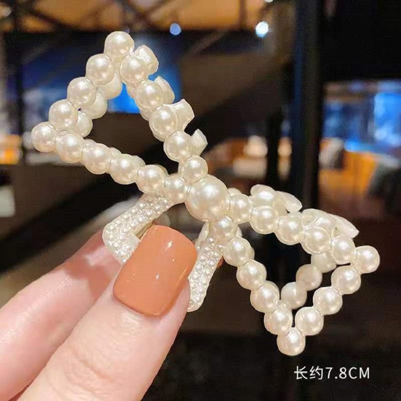 Kẹp Tóc Càng Cua Đính Ngọc Trai Hình Cá Mập Dễ Thương Kiểu Hàn Quốc