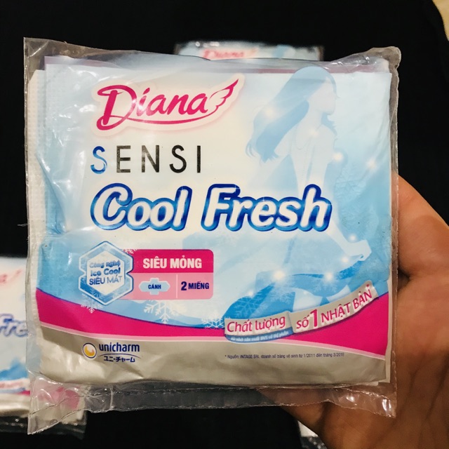 Combo 10 miếng băng vệ sinh Diana Sensi Cool Fresh siêu mỏng cánh